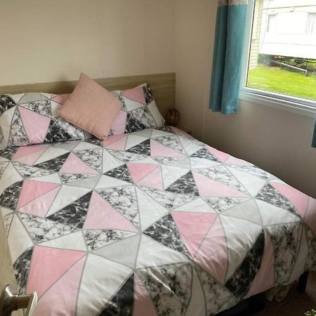 32 Elm Walk Hotel Whitley Bay Bagian luar foto