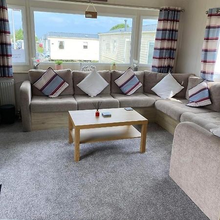 32 Elm Walk Hotel Whitley Bay Bagian luar foto