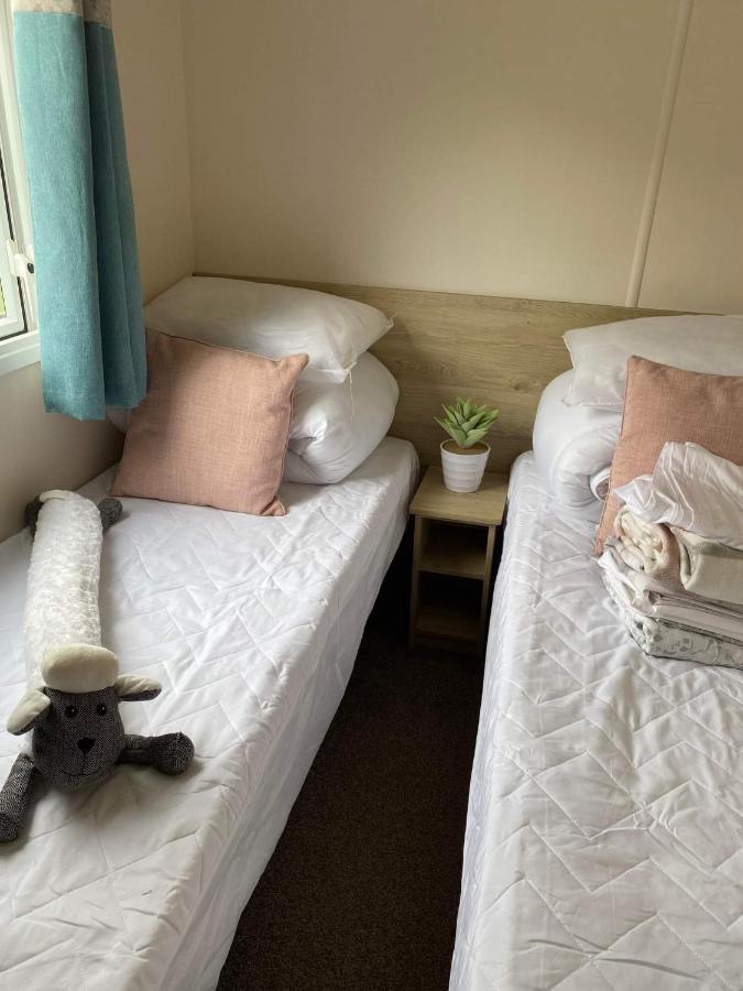 32 Elm Walk Hotel Whitley Bay Bagian luar foto
