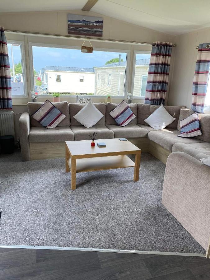 32 Elm Walk Hotel Whitley Bay Bagian luar foto