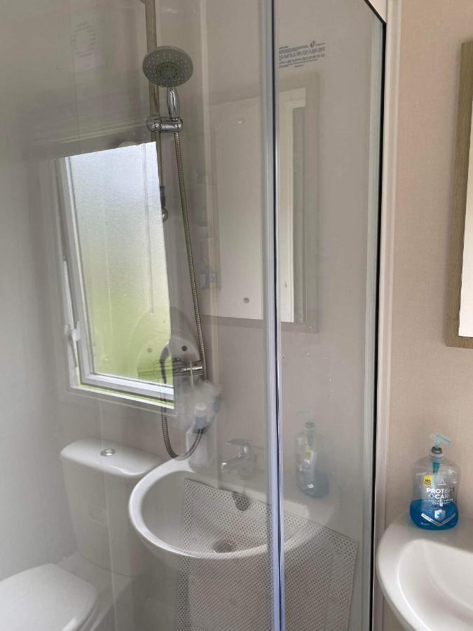 32 Elm Walk Hotel Whitley Bay Bagian luar foto